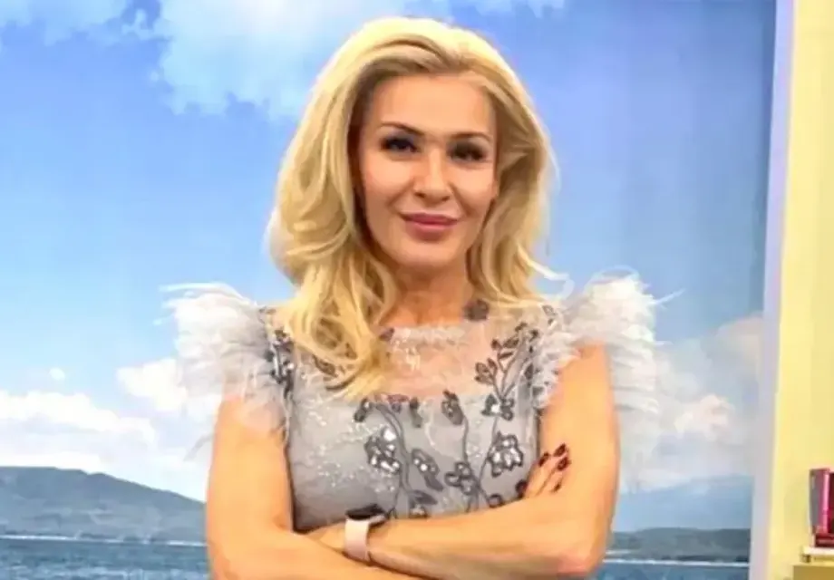 Гала сама си тори градинката