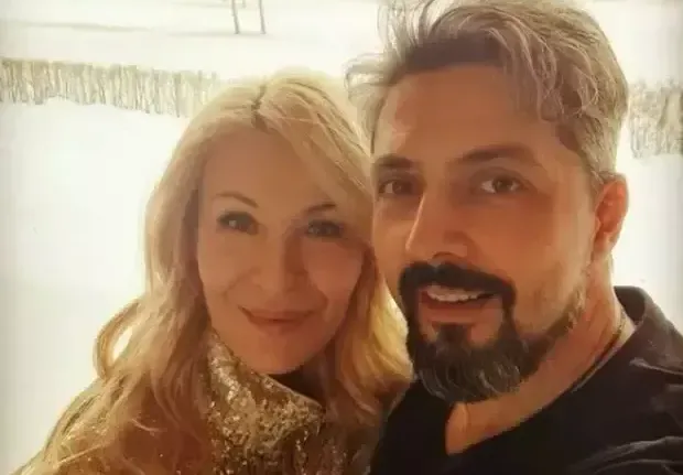 Гала в задръстване с любимия, прави му торта
