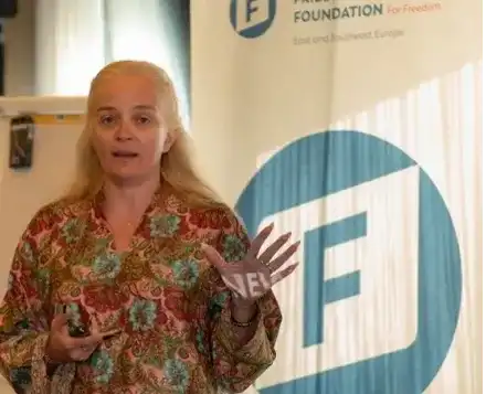 Гена Трайкова взела 93 бона от фонд „Култура” за шоу с травестити