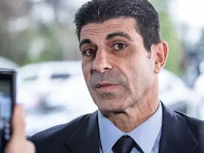 ГРЪМ: Гонзо крие син от фризьорката Цветелина