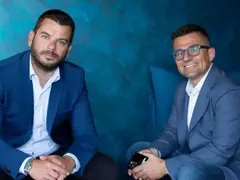 Иван и Андрей попиляха гаджето на Анита Мейзер