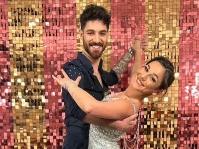 Каква Веси? Вижте по коя певица хлътна Емрах Стораро (Снимки)