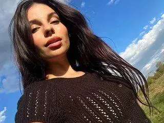 Лора Караджова ИЗБУХНА: Полицаите са като терористи, тормозят хората