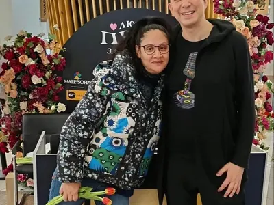 Лорд Евгени Минчев: Софка да свали новогодишната украса от ушите си! Наско, това отпред микрофон ли е или... И още + СНИМКИ