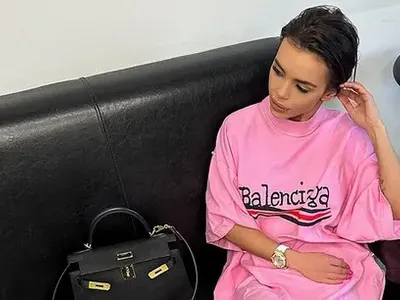 ЛУКСЪТ Я ГАЛИ: Мара Отварачката се разхожда с чанта за 40 бона, къта гардероб за милиони (СНИМКИ)