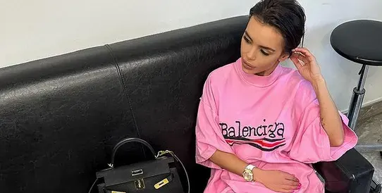 ЛУКСЪТ Я ГАЛИ: Мара Отварачката се разхожда с чанта за 40 бона, къта гардероб за милиони (СНИМКИ)