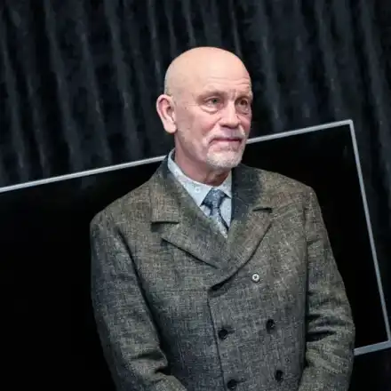 Малкович тайно у нас