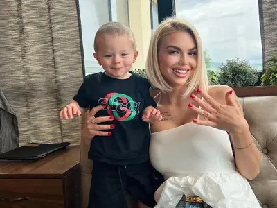 Маргините вдигат сватба! Мария Маринова се СГОДИ! (СНИМКИ)