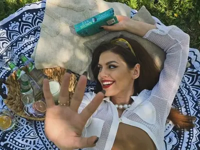 Михаела Филева разпуска с Дан Браун