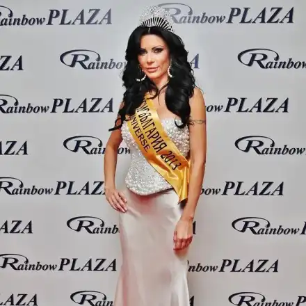 Мисис БГ се омъжи на Малдивите