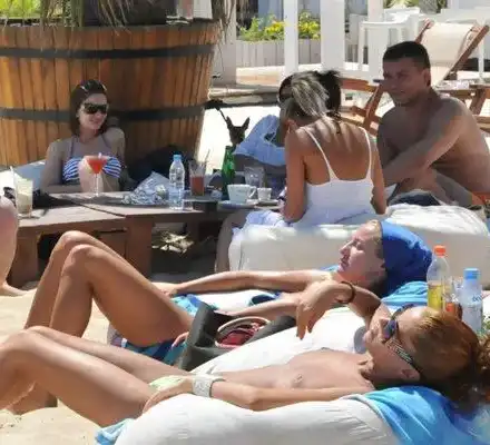 Митьо Пищова с пейсмейкър и две любовници