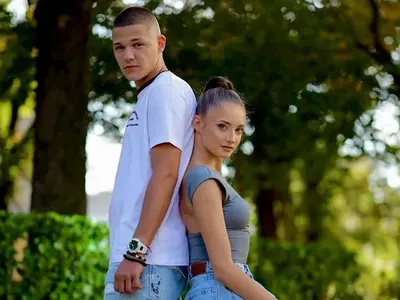 Млад футболист е голямата любов на най-красивата гимнастичка СНИМКИ