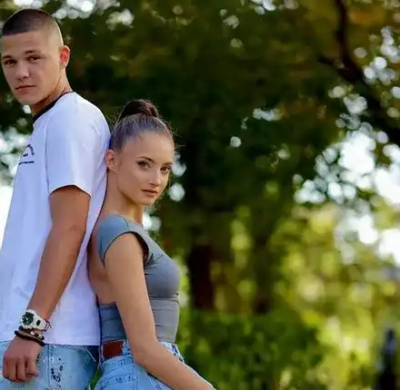 Млад футболист е голямата любов на най-красивата гимнастичка СНИМКИ