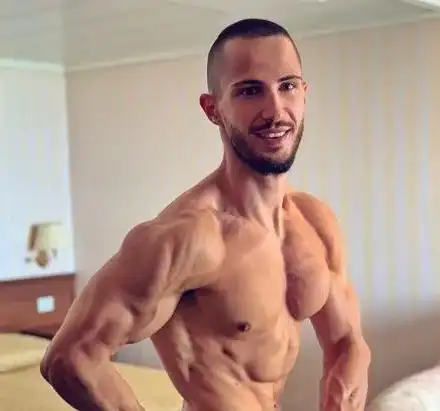 Наум Шопов гладува като Гущерова