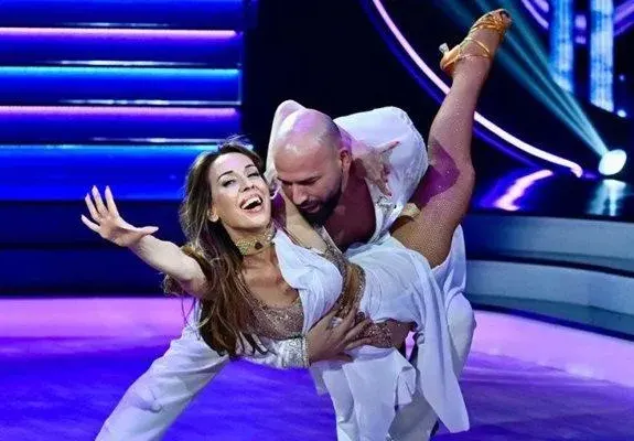 Неделя Щонова танцува с 22 синини