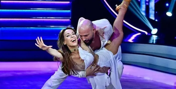 Неделя Щонова танцува с 22 синини