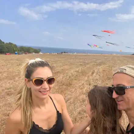 Нети се показа без грим