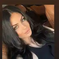 Невиждано! Миска си махна джуките (Вижте я с естествените й устни)