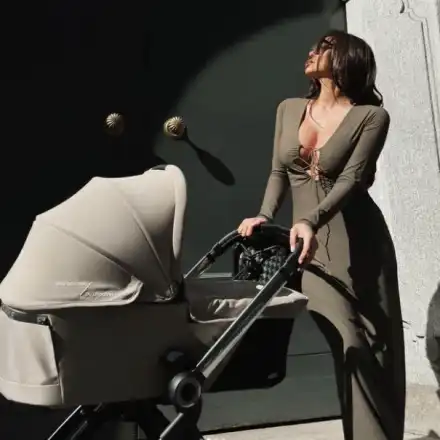 Николета заведе бебето в Милано