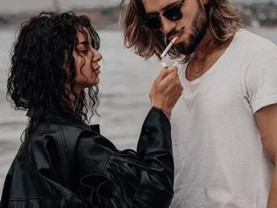 Няма празно! Валерия от „Ергенът“ била интимна и с Папи Ханс (СНИМКИ)