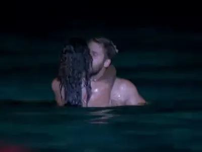 Няма празно! Валерия от „Ергенът“ била интимна и с Папи Ханс (СНИМКИ)