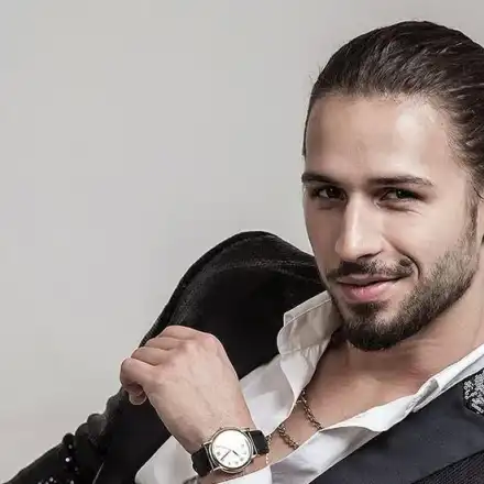 Папи Ханс няма висше, бил слаб ученик