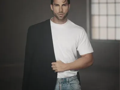 Pitt Andreychev със зашеметяваща фотосесия за Glamour Bulgaria (Снимки)