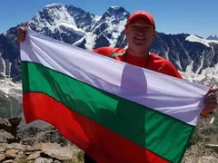 Премиерът Главчев крие семейна драма белязала живота му