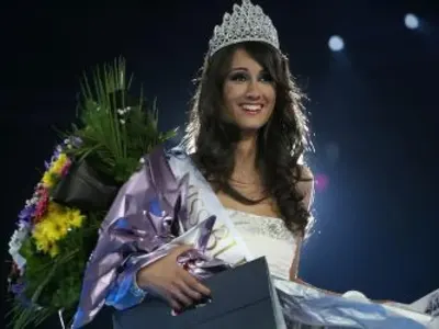 Проклятието да си миска: С короната Антония Петрова цял живот ще носи прякора Тоца Крокодила, най-обиждана е Тамара с „големия нос“… СНИМКИ