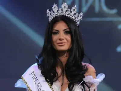 Проклятието да си миска: С короната Антония Петрова цял живот ще носи прякора Тоца Крокодила, най-обиждана е Тамара с „големия нос“… СНИМКИ