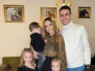 Ражда се Иво Карамански № 3 (Многодетната майка Антоанет Пепе очаква четвъртата си рожба)