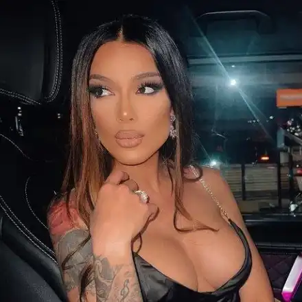 Разкрепостената Диона втрещи феновете си с изненадващо признание