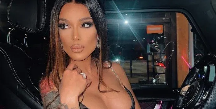 Разкрепостената Диона втрещи феновете си с изненадващо признание