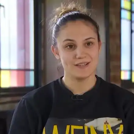 РАЗКРИХМЕ Я! Ето в кого е влюбена Ивет Горанова! (СНИМКИ)