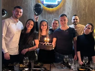 РАЗКРИХМЕ Я! Ето в кого е влюбена Ивет Горанова! (СНИМКИ)