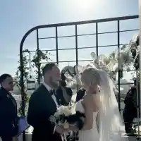 РЕЗИЛ! Анита цъфна по прозрачно бельо на сватбата си! Майка й облечена в бяло