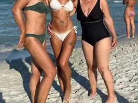 Сестрата на Ивет Лалова е щастлива, че е лелче (Снимки)