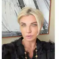 Силвена Роу не излиза от фитнеса в Дубай