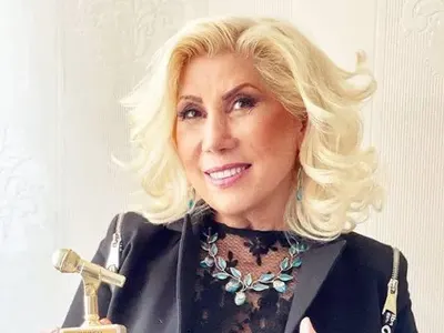 Силвия Кацарова си сменя лицето за 70-ия юбилей