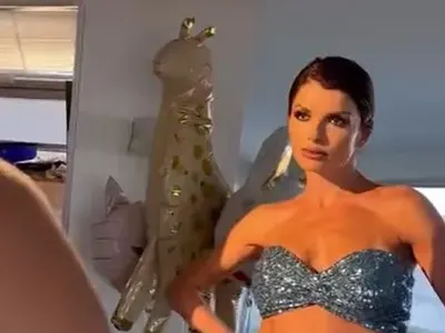 Славена Вътова чукна 35 г. гола и сама