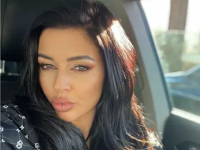 След ареста на пияната Дебора: Отнемат детето на фолк певицата?