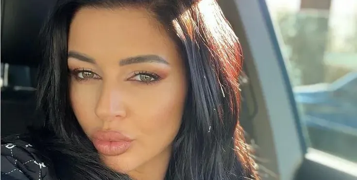 След ареста на пияната Дебора: Отнемат детето на фолк певицата?