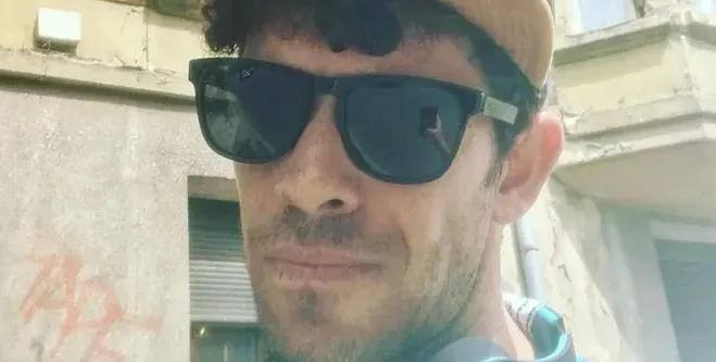 След като му взеха книжката: Явор Бахаров яхна колело за 6 бона (Папарашко фото)