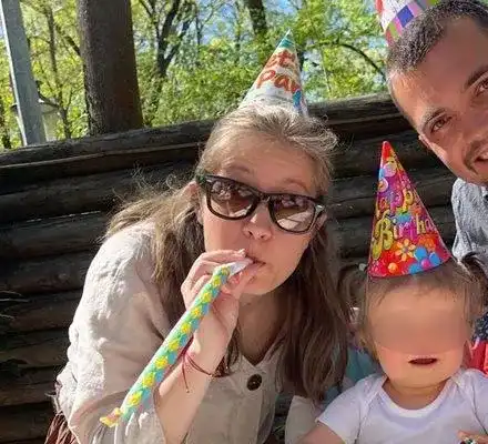 След края на ски сезона: Алберт Попов се отдава изцяло на щерката (Снимки)