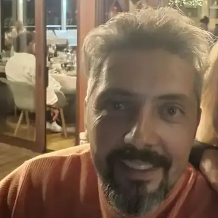 Стефан на Гала чукна 47, водещата гони 60, изглежда доста състарена (Снимки)