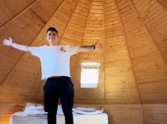 Състезания с бебета, прасета на фурна и кючеци: Участници в „Един за друг“ в задружен купон