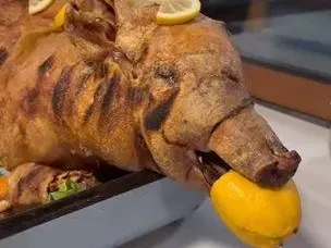 Състезания с бебета, прасета на фурна и кючеци: Участници в „Един за друг“ в задружен купон