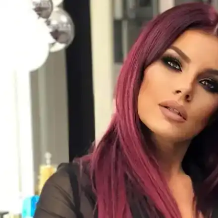 Валя си подари песен за ЧРД