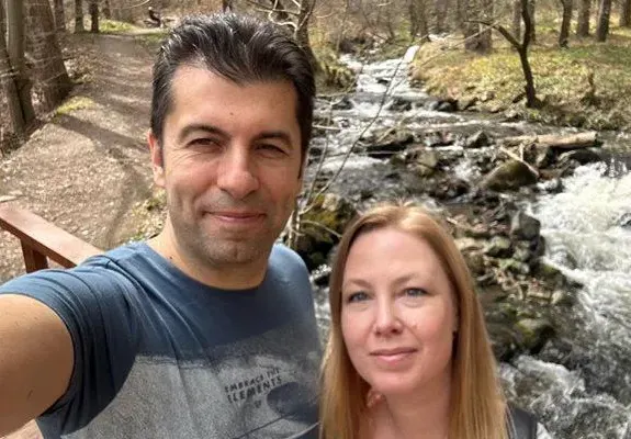Вдъхновена от любовта: Линда с романтична изненада за Кирил Петков СНИМКИ
