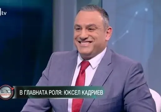 Влюбен до уши Юксел Кадриев пише стихове